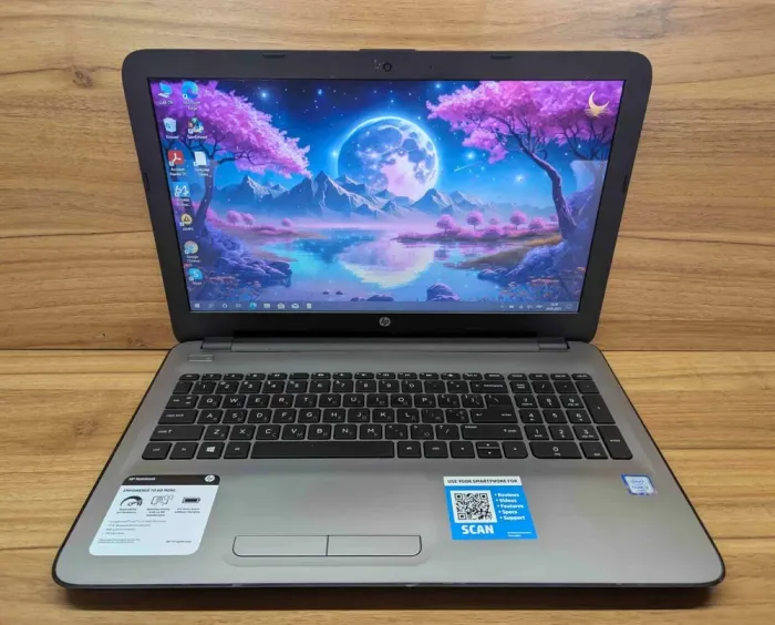 Ноутбук HP 15-ay041wm / 15.6" (1366x768) TN Touch / Intel Core i3-6100U (2 (4) ядра по 2.3 GHz) / 8 GB DDR4 / 180 GB SSD / Intel HD Graphics 520 / WebCam / Windows 10 б/в - зображення 2