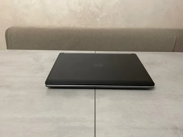Мобільна робоча станція Dell Precision 7710 / 17,3" (1920x1080) IPS / Intel Core i7-6820HQ (4 (8) ядра по 2,7 - 3,6 ГГц) / 16 ГБ DDR4 / 256 ГБ SSD + 500 ГБ HDD / nVidia Quadro M4000M, 4 ГБ GDDR5, 256-біт / WebCam б/в - зображення 7