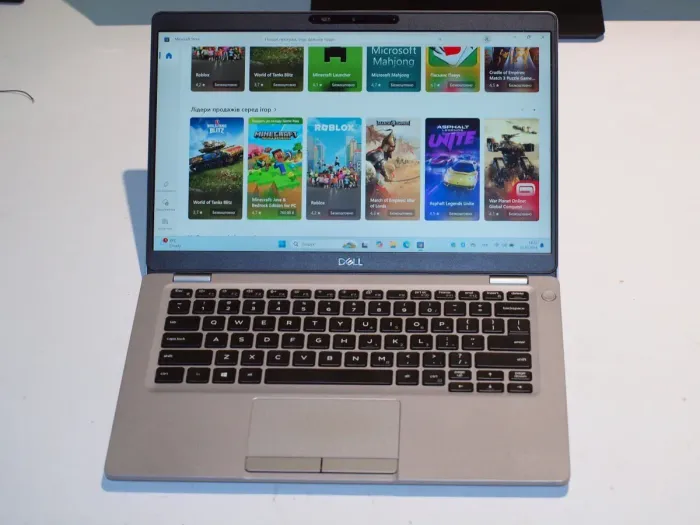 Ультрабук Б-клас Dell Latitude 5310 / 13.3" (1920x1080) IPS Touch / Intel Core i5-10310U (4 (8) ядра по 1.7-4.4 GHz) / 16 GB DDR4 / 256 GB SSD / UHD Graphics / WebCam / Win 11 Pro б/в - зображення 2