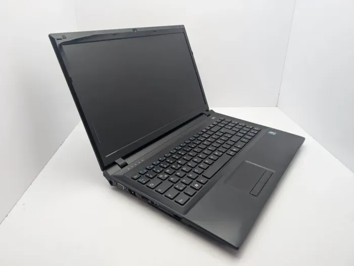 Ноутбук Terra Mobile 1528 / 15.6" (1366x768) TN / Intel Pentium B940 (2 ядра по 2.0 GHz) / 6 GB DDR3 / 320 GB HDD / Intel HD Graphics / WebCam б/в - зображення 3
