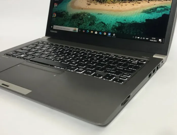 Ультрабук Б-клас Toshiba Portege Z30-C / 13.3" (1920x1080) IPS / Intel Core i5-6300U (2 (4) ядра по 2.4 - 3.0 GHz) / 8 GB DDR3 / 256 GB SSD / Intel HD Graphics 520 / WebCam / Win 10 Pro б/в - зображення 9