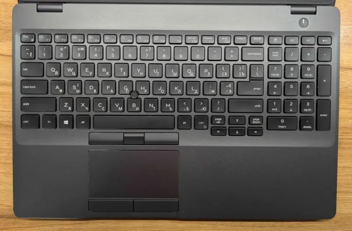 Ноутбук Dell Precision 3540 / 15.6" (1920x1080) IPS / Intel Core i5-8365U (4 (8) ядра по 1.6 - 4.1 GHz) / 16 GB DDR4 / 480 GB SSD / AMD Radeon Pro WX 2100, 2 GB GDDR5, 64-bit / WebCam / HDMI / Windows 10 б/в - зображення 3