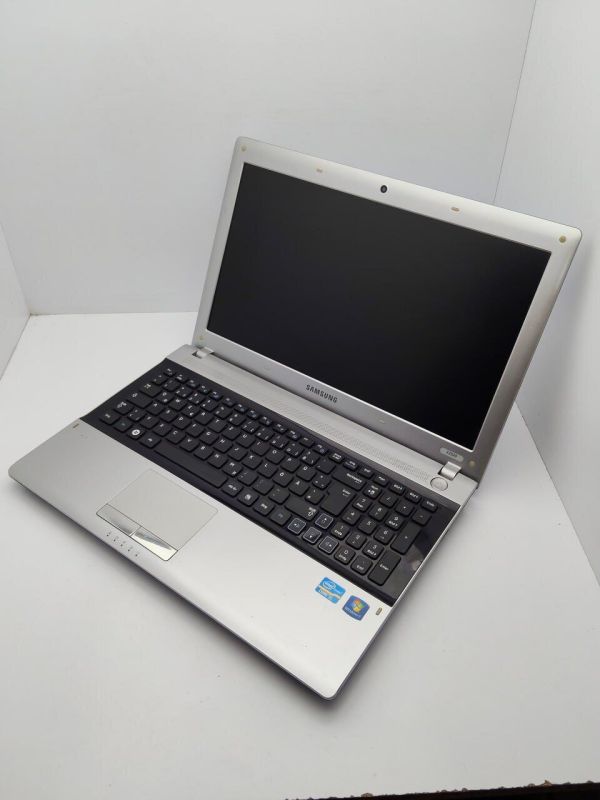 Ноутбук Samsung RV520 / 15.6" (1366x768) TN / Intel Core i5-2410M (2 (4) ядра по 2.3 - 2.9 GHz) / 6 GB DDR3 / 320 GB HDD / Intel HD Graphics 3000 / WebCam б/в - зображення 5