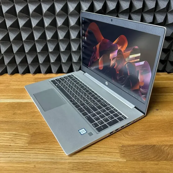 Ноутбук HP ProBook 450 G6 / 15.6" (1920x1080) TN / Intel Core i5-8265U (4 (8) ядра по 1.6 - 3.9 GHz) / 8 GB DDR4 / 128 GB SSD + 500 GB HDD / Intel UHD Graphics 620 / WebCam б/в - зображення 6