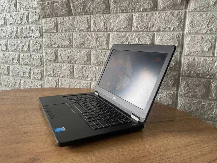 Нетбук Б-клас Dell Latitude E5250 / 12.5" (1366x768) TN / Intel Core i5-5300U (2 (4) ядра по 2.3 - 2.9 GHz) / 8 GB DDR3 / 256 GB SSD / Intel HD Graphics 5500 / HDMI б/в - зображення 6