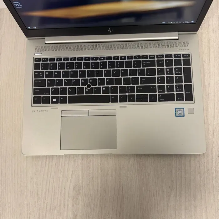 Ультрабук Б-клас HP EliteBook 850 G5 / 15.6" (1920x1080) IPS / Intel Core i7-8550U (4 (8) ядра по 1.8 - 4.0 GHz) / 8 GB DDR4 / 256 GB SSD / Intel UHD Graphics 620 / WebCam б/в - зображення 3