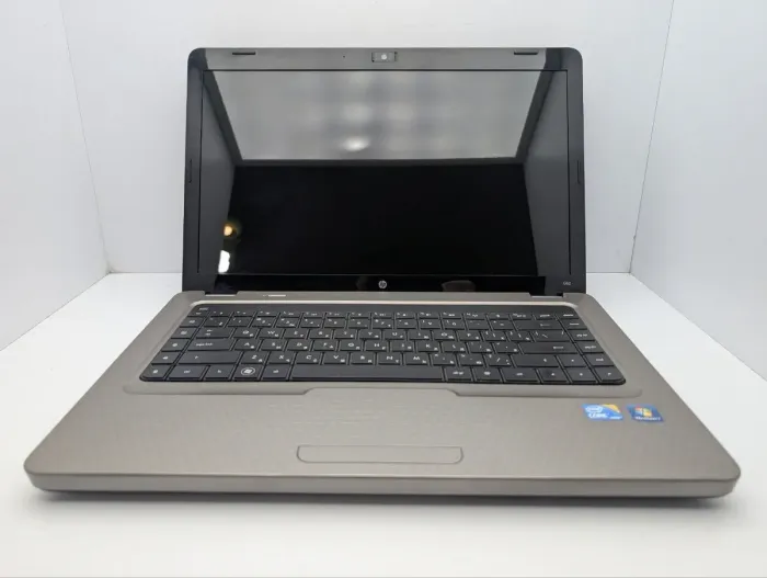 Ноутбук HP G62 / 15.6" (1366x768) TN / Intel Core i3-330M (2 (4) ядра по 2.13 GHz) / 6 GB DDR3 / 500 GB HDD / AMD Radeon HD 5430, 512 MB GDDR3, 64-bit / WebCam / DVD-ROM б/в - зображення 3