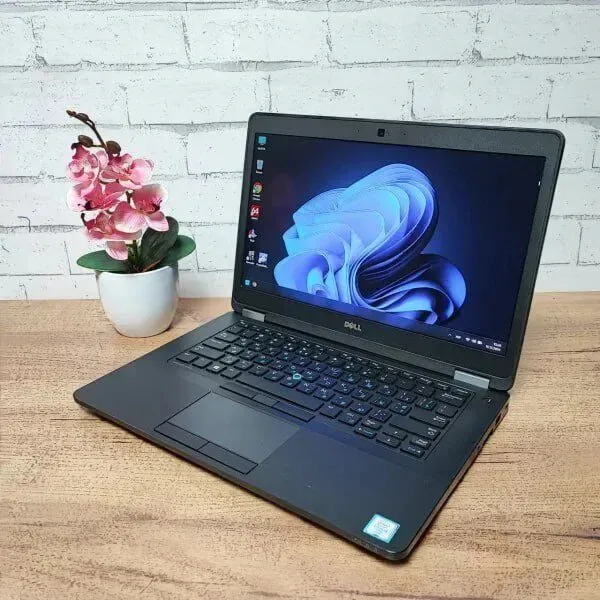 Ультрабук Dell Latitude E5470 / 14" (1920x1080) TN / Intel Core i5-6300U (2 (4) ядра по 2.4 - 3.0 GHz) / 8 GB DDR4 / 128 GB SSD / Intel HD Graphics 520 / WebCam б/в - зображення 4