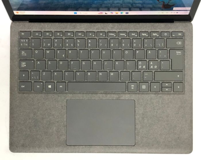 Ультрабук Б-клас Microsoft Surface Laptop 4 1958 / 13.5" (2256x1504) IPS Touch / AMD Ryzen 5 4680U (6 (12) ядер по 2.2 - 4.0 GHz) / 8 GB DDR4 / 256 GB SSD NVMe / AMD Radeon RX Vega 7 Graphics / WebCam / Win 11 Pro б/в - зображення 8