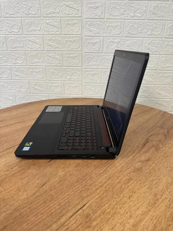 Ігровий ноутбук Б-клас Dell Inspiron 15 5577 / 15.6" (1920x1080) TN / Intel Core i5-7300HQ (4 ядра по 2.5 - 3.5 GHz) / 16 GB DDR4 / 128 GB SSD NVMe + 1000 GB HDD / nVidia GeForce GTX 1050, 4 GB GDDR5, 128-bit / WebCam б/в - зображення 5