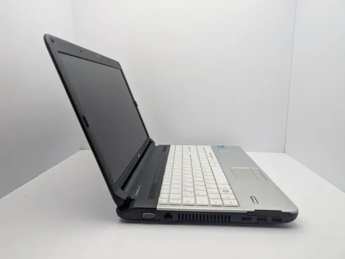 Ноутбук Fujitsu LifeBook A530 / 15.6" (1366x768) TN / Intel Core i3-350M (2 (4) ядра по 2.26 GHz) / 6 GB DDR3 / 1000 GB HDD / Intel HD Graphics / WebCam б/в - зображення 5