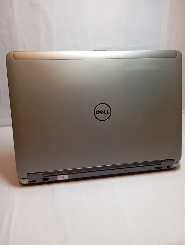 Ноутбук Б-клас Dell Latitude E6440 / 14" (1366x768) TN / Intel Core i5-4300M (2 (4) ядра по 2.6 - 3.3 GHz) / 8 GB DDR3 / 120 GB SSD / Intel HD Graphic 4600 / WebCam / DVD-RW + АКБ не бере заряд б/в - зображення 4