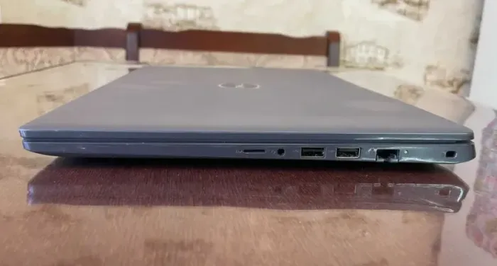 Ультрабук Dell Latitude 3510 / 15.6" (1920x1080) IPS / Intel Core i3-1005G1 (2 (4) ядра по 1.2 - 3.4 GHz) / 8 GB DDR4 / 256 GB SSD / Intel UHD Graphics for 10th Generation / WebCam б/в - зображення 7