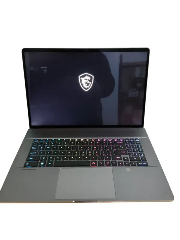 Ігровий ноутбук Б-клас MSI Creator Z17 HX Studio A13VGT / 17" (2560x1600) IPS Touch / Intel Core i9-13950HX (24 (32) ядра по 1.6 - 5.5 GHz) / 64 GB DDR5 / 2000 GB SSD M.2 / nVidia GeForce RTX 4070, 8 GB GDDR6, 128-bit / WebCam / Win 11 Pro б/в - зображення 2