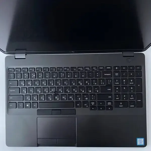 Ультрабук Dell Latitude 5500 / 15.6" (1920x1080) IPS Touch / Intel Core i5-8365U (4 (8) ядра по 1.6 - 4.1 GHz) / 16 GB DDR4 / 256 GB SSD / Intel UHD Graphics / WebCam / SIM б/в - зображення 3
