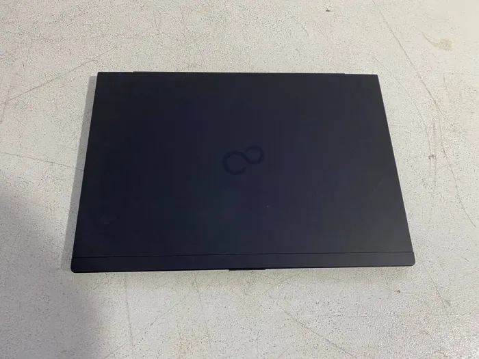 Ноутбук Fujitsu LifeBook U937 / 13.3" (1920x1080) IPS / Intel Core i5-7300U (2 (4) ядра по 2.6 - 3.5 GHz) / 8 GB DDR4 / 128 GB SSD / Intel HD Graphics 620 / WebCam б/в - зображення 7