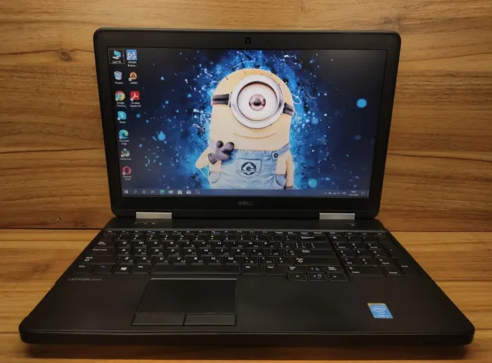 Ноутбук Б-клас Dell Latitude E5540 / 15.6" (1366x768) TN / Intel Core i5-4300U (2 (4) ядра по 1.9 - 2.9 GHz) / 8 GB DDR3 / 256 GB SSD / Intel HD Graphics 4400 / WebCam / Windows 10 б/в - зображення 2