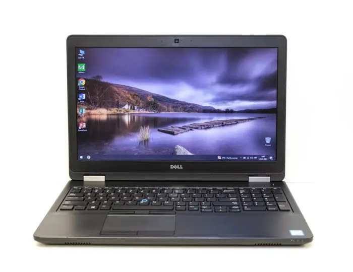 Ноутбук Б-класс Dell Latitude E5570 / 15.6" TN / Intel Core i5-6300U (2(4) ядра по 2.4-3 GHz) / 4GB DDR4 / 128GB SSD / HD Graphics 520 / WebCam / HDMI б/в - зображення 2