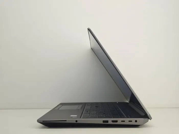 Мобільна робоча станція HP ZBook 15 G5 / 15.6" (3840x2160) IPS Touch / Intel Core i7-8850H (6 (12) ядер по 2.6 - 4.3 GHz) / 32 GB DDR4 / 256 GB SSD + 1000 GB HDD / nVidia Quadro P1000, 4 GB GDDR5, 128-bit / WebCam б/в - зображення 5