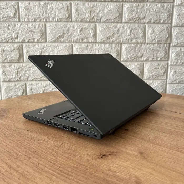 Ультрабук Lenovo ThinkPad T470 / 14" (1920x1080) IPS Touch / Intel Core i5-6300U (2 (4) ядра 2.4 - 3.0 GHz) / 8 GB DDR4 / 128 GB SSD / Intel HD Graphics 520 / WebCam б/в - зображення 6