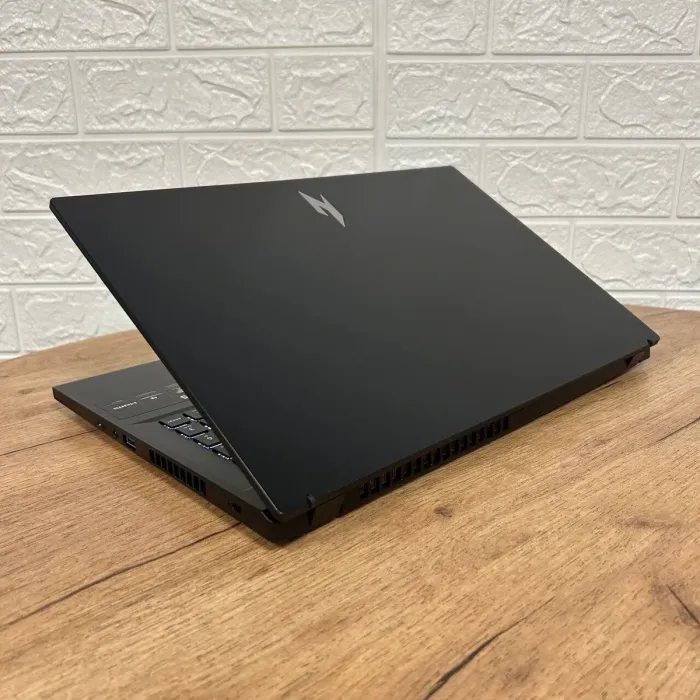 Ігровий ноутбук Acer Nitro V15 ANV15-41 / 15.6" (1920x1080) IPS / AMD Ryzen 5 7535HS (6 (12) ядер по 3.3 - 4.55 GHz) / 16 GB DDR4 / 512 GB SSD / nVidia GeForce RTX 4050, 6 GB GDDR6, 96-bit / WebCam б/в - зображення 6
