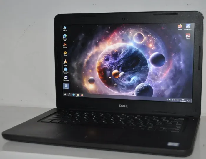 Ноутбук Dell Latitude 3380 / 13.3" (1366x768) TN / Intel Core i3-6006U (2 (4) ядра по 2.0 GHz) / 8 GB DDR4 / 128 GB SSD / Intel HD Graphics 520 / WebCam / HDMI / Windows 10 Pro  б/в - зображення 10