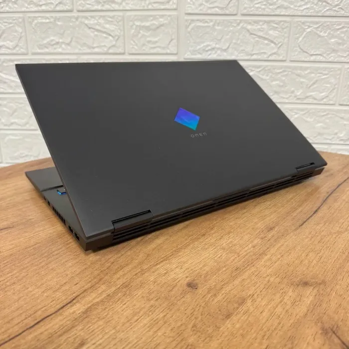 Ігровий ноутбук HP Omen 15-en0023dx / 15.6" (1920x1080) IPS / AMD Ryzen 7 4800H (8 (16) ядер по 2.9 - 4.2 GHz) / 16 GB DDR4 / 1000 GB SSD / nVidia GeForce GTX 1660 Ti, 6 GB GDDR6, 192-bit / WebCam б/в - зображення 6