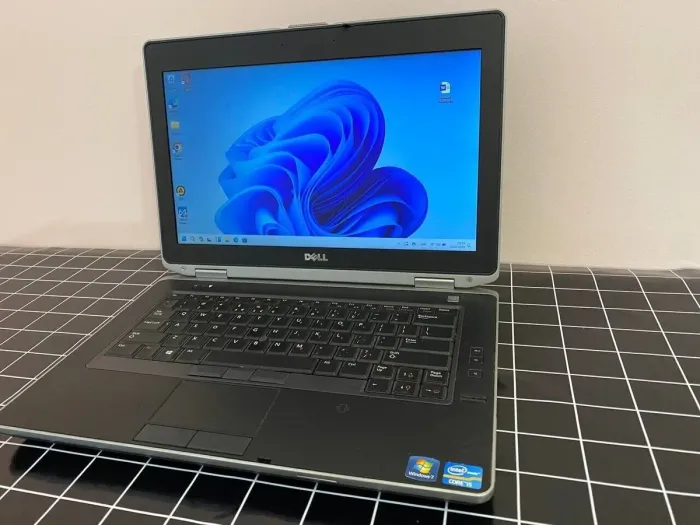 Ноутбук Б-клас Dell Latitude E6430 / 14" (1366x768) TN / Intel Core i5-3210M (2 (4) ядра по 2.5 - 3.1 GHz) / 8 GB DDR3 / 500 GB HDD / Intel HD Graphics 4000 / DVD-RW / HDMI б/в - зображення 2