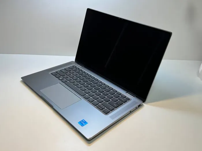 Ультрабук-трансформер Dell Latitude 9520 / 15.6" (1920x1080) IPS Touch / Intel Core i5-1145G7 (4 (8) ядра по 2.6 - 4.4 GHz) / 16 GB DDR4 / 256 GB SSD / Intel Iris Xe Graphics / WebCam / HDMI б/в - зображення 4