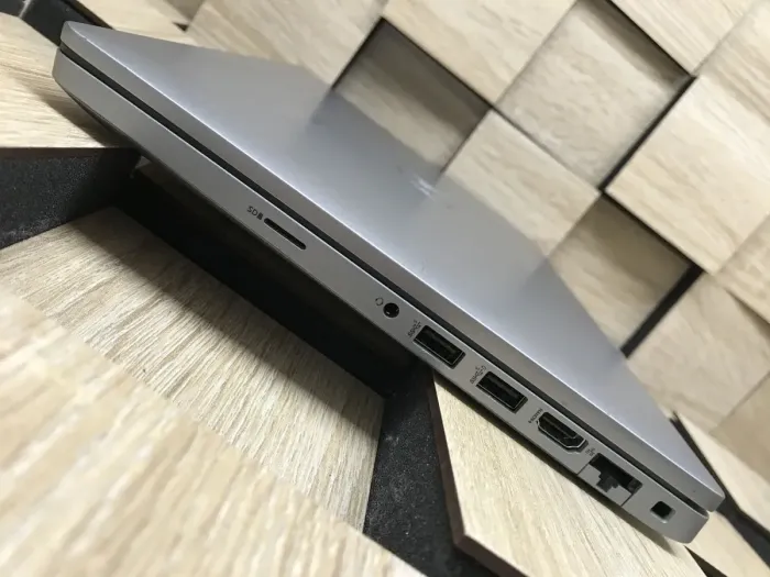 Ультрабук Dell Latitude 5430 / 14" (1920x1080) IPS / Intel Core i5-1245U (10 (12) ядер по 1.6 - 4.4 GHz) / 16 GB DDR4 / 256 GB SSD M.2 / Intel Iris Xe Graphics / WebCam / Fingerprint / USB 3.2 / HDMI / Windows 10 б/в - зображення 6