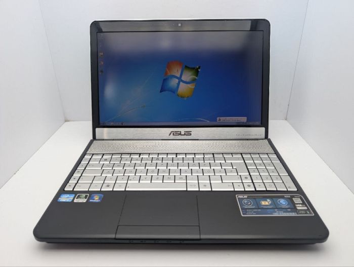 Ноутбук Asus N55S / 15.6" (1920x1080) TN / Intel Core i7-2630QM (4 (8) ядра по 2.0 - 2.9 GHz) / 16 GB DDR3 / 1000 GB HDD / nVidia GeForce GT 555M, 2 GB GDDR3, 128-bit / WebCam / DVD-ROM б/в - зображення 2