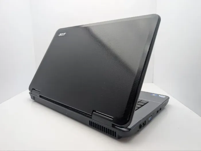 Ноутбук Acer Aspire 7715Z / 17.3" (1600x900) TN / Intel Pentium T4500 (2 ядра по 2.3 GHz) / 4 GB DDR3 / 250 GB HDD / Intel Graphics / WebCam / DVD-ROM / АКБ не тримає заряд б/в - зображення 8
