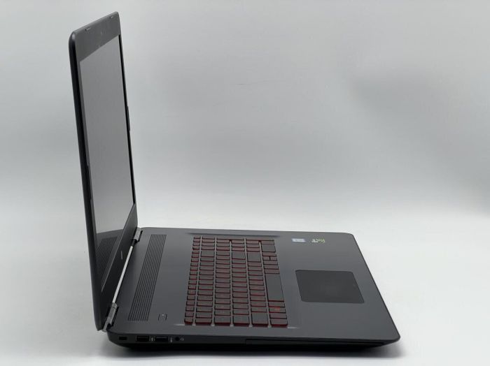 Ігровий ноутбук Б-класу HP Omen 17t-w200 / 17.3" (1920x1080) IPS / Intel Core i7-7700HQ (4 (8) ядра по 2.8 - 3.8 GHz) / 16 GB DDR4 / 480 GB SSD / nVidia GeForce GTX 1050 Ti, 4 GB GDDR5, 128-bit / WebCam б/в - изображение 3