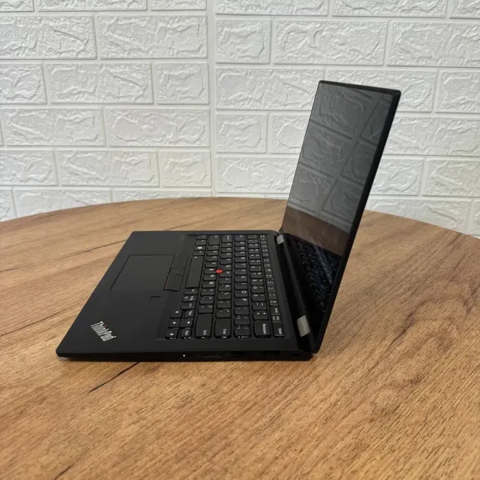 Ультрабук-трансформер Б-клас Lenovo ThinkPad X13 Yoga Gen 1 / 13.3" (1920x1080) IPS Touch / Intel Core i7-10510U (4 (8) ядра по 1.8 - 4.9 GHz) / 16 GB DDR4 / 250 GB SSD NVMe / Intel UHD Graphics / WebCam б/в - зображення 5