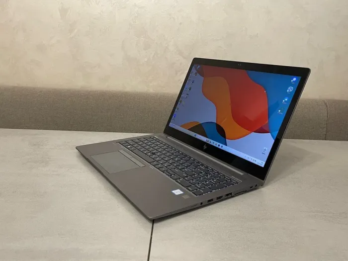 Мобільна робоча станція HP ZBook 15u G5 / 15.6" (1920x1080) IPS Touch / Intel Core i5-8350U (4 (8) ядра по 1.7 - 3.6 GHz) / 16 GB DDR4 / 256 GB SSD M.2 / AMD Radeon Pro WX 3100, 2 GB GDDR5, 128-bit / WebCam б/в - зображення 5