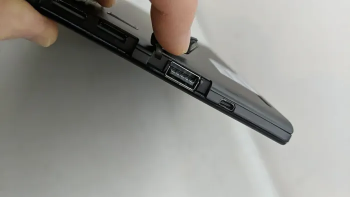 Ноутбук-трансформер Б-клас Lenovo ThinkPad Helix 20CH / 11.6" (1920x1080) TN Touch / Intel Core M-5Y10 (2 (4) ядра по 0.8 - 2.0 GHz) / 8 GB DDR3 / 256 GB SSD / Intel HD Graphics 5300 / WebCam / LTE / Windows 10 Pro б/в - зображення 14