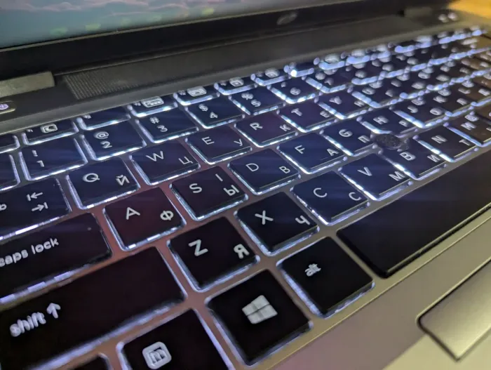 Ультрабук HP EliteBook 840 G4 / 14" (1366x768) TN / Intel Core i5-7200U (2 (4) ядра по 2.5 - 3.1 GHz) / 8 GB DDR4 / 240 GB SSD / Intel HD Graphics 520 / WebCam / Fingerprint / Windows 10 б/в - зображення 6