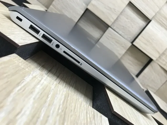 Ультрабук Б-клас HP Pavilion 14-bk091st / 14" (1366x768) TN / Intel Core i5-7200U (2 (4) ядра по 2.5 - 3.1 GHz) / 8 GB DDR4 / 256 GB SSD / Intel HD Graphics 620 / WebCam б/в - зображення 7