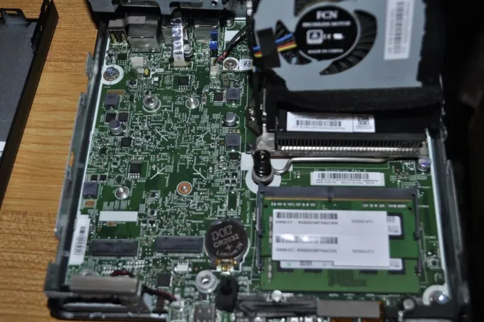 Неттоп Б-клас HP EliteDesk 800 G3 Desktop Mini USFF / Intel Core i5-6500T (4 ядра по 2.5 - 3.1 GHz) / 16 GB DDR4 / 500 GB SSD NEW / Intel UHD Graphics 630 / DisplayPort / Windows 11 Pro / Блок живлення б/в - зображення 11