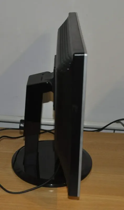 Монітор Б-клас AOC 2219P2 / 22" (1680x1050) TN / VGA, DVI / Вбудовані колонки 2x 1W / VESA 100x100 б/в - зображення 8