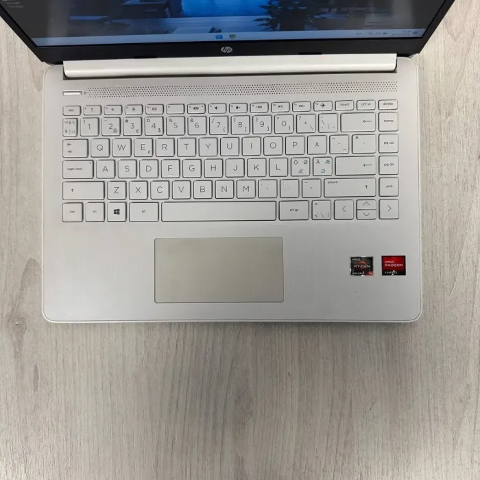 Ультрабук Б-клас HP 14s-fq1034no / 14" (1920x1080) IPS / AMD Ryzen 5 5500U (6 (12) ядер по 2.1 - 4.0 GHz) / 8 GB DDR4 / 256 GB SSD / AMD Radeon RX Vega 7 Graphics / WebCam б/в - зображення 3