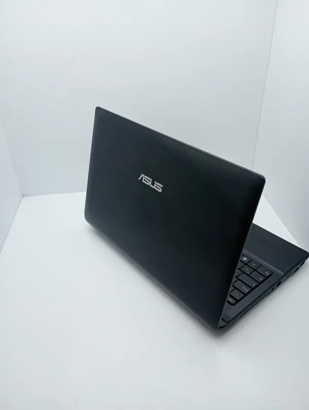 Ноутбук Asus k54 / 15.6" (1366x768) TN / Intel Core i5-2540M (2 (4) ядра по 2.6 - 3.3 GHz) / 6 GB DDR3 / 640 GB HDD / Intel HD Graphics 3000 / HDMI / WebCam б/в - зображення 8