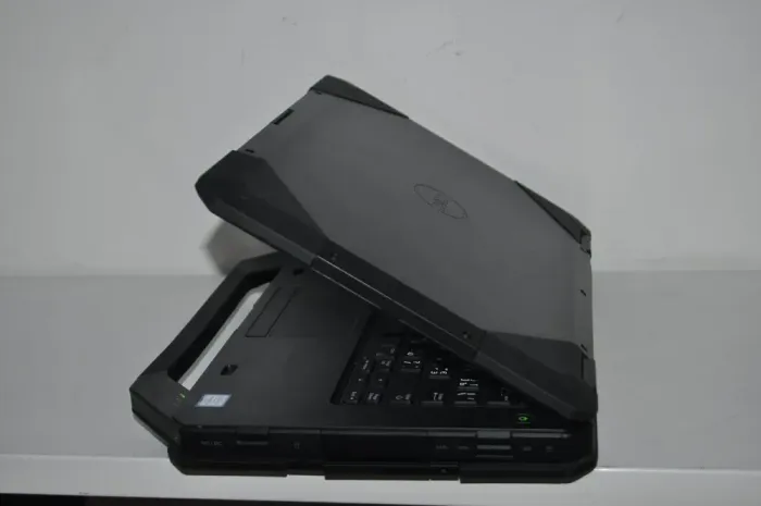Захищений ноутбук Dell Latitude 5414 Rugged / 14" (1366x768) TN / Intel Core i3-6100U (2 (4) ядра по 2.3 GHz) / 8 GB DDR4 / 256 GB SSD / Intel HD Graphics 520 / WebCam / Windows 11 Pro б/в - зображення 8