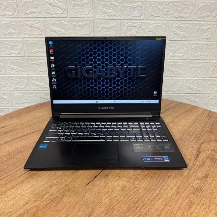 Ігровий ноутбук Б-клас Gigabyte G5 MD / 15.6" (1920x1080) IPS / Intel Core i5-11400H (6 (12) ядер 4.5 GHz) / 8 GB DDR4 / 512 GB SSD / nVidia GeForce RTX 3050 Ti, 4 GB GDDR6, 128-bit / WebCam б/в - зображення 2