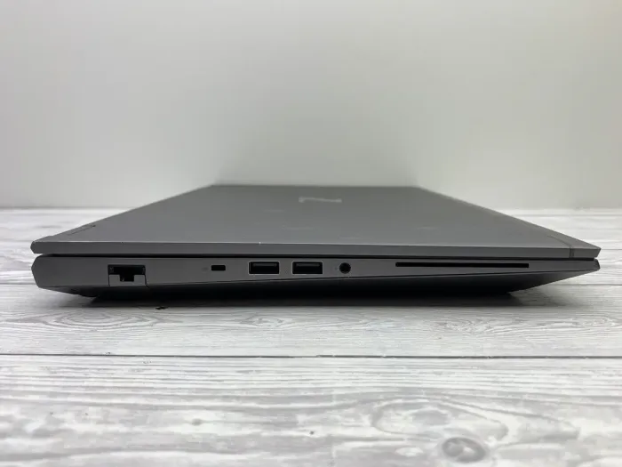 Мобільна робоча станція Б-класу HP ZBook Fury 15 G8 / 15,6" (1920x1080) IPS / Intel Core i7-11850H (8 (16) ядер по 2.1 - 4.8 GHz) / 32 GB DDR4 / 512 GB SSD M.2 / nVidia Quadro T1200, 4 GB GDDR6, 128-bit / WebCam б/в - зображення 4