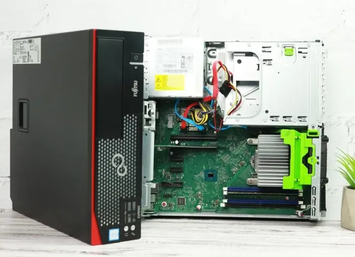 Комп'ютер Fujitsu Esprimo D757 SFF / Intel Core i5-6600 (4 ядра по 3.3 - 3.9 GHz) / 8 GB DDR4 / 240 GB SSD / Intel HD Graphics 530 б/в - зображення 4