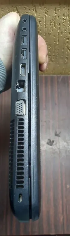 Ноутбук Toshiba Pro C850-130 / 15.6" TN / Core i5-3210M (2(4) ядра по 2.5-3.1GHz) / 4GB DDR3 / 240GB SSD NEW / HD Graphics 4000 / WebCam/Без АКБ/ Win 10 б/в - зображення 4