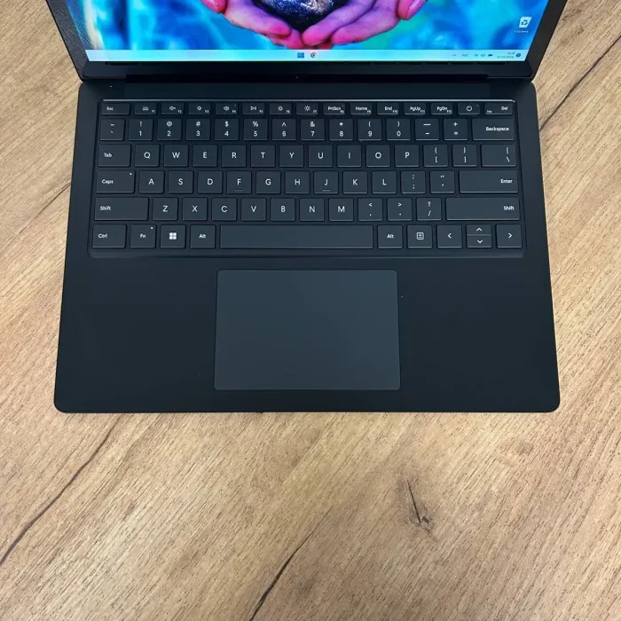 Ультрабук Microsoft Surface Laptop 5 / 13.5" (2256x1504) IPS Touch / Intel Core i7-1265U (10 (12) ядер по 3.6 - 4.8 GHz) / 16 GB DDR4 / 256 GB SSD NVMe / Intel Iris Xe Graphics / WebCam б/в - зображення 7