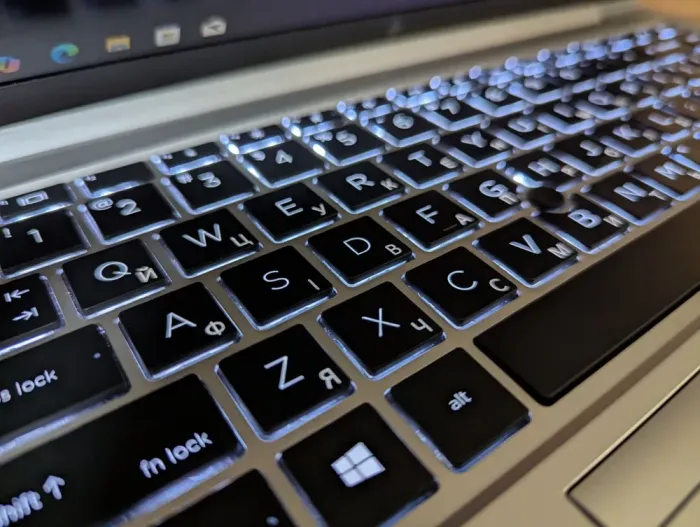 Ультрабук Б-клас HP EliteBook 840 G7 / 14" (1920x1080) IPS / Intel Core i7-10610U (4 (8) ядра по 1.8 - 4.9 GHz) / 16 GB DDR4 / 512 GB SSD / Intel UHD Graphics / Fingerprint / HDMI / Windows 10 б/в - зображення 7