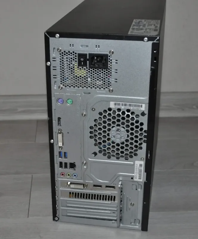 Комп'ютер Fujitsu Esprimo P556 E85+ Tower / Intel Core i3-6100 (2 (4) ядра по 3.7 GHz) / 16 GB DDR4 / 480 GB SSD / AMD Radeon RX 550, 4 GB GDDR5, 128-bit / Windows 11 Pro б/в - зображення 6